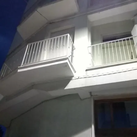 Silver Apartment *