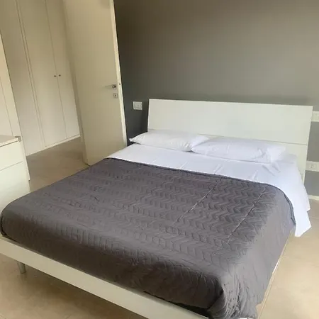 Silver Apartment *
